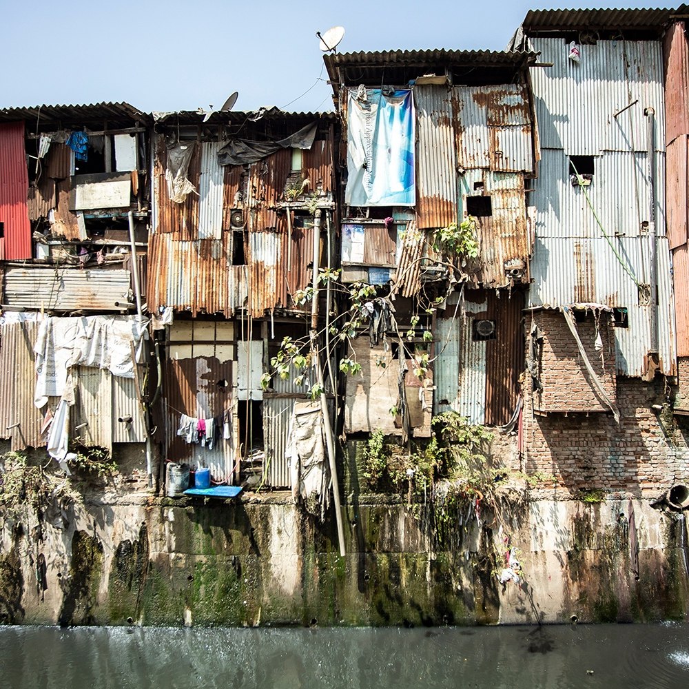 Views of slums on the shores of Mumbai