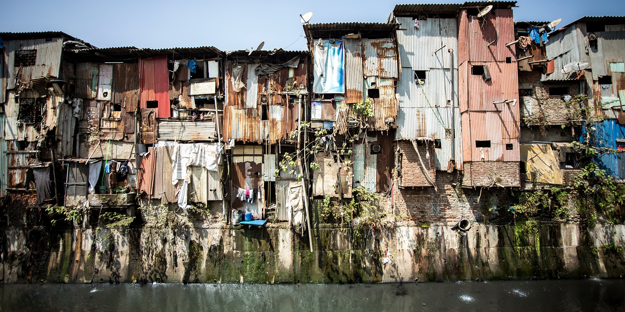 Views of slums on the shores of Mumbai